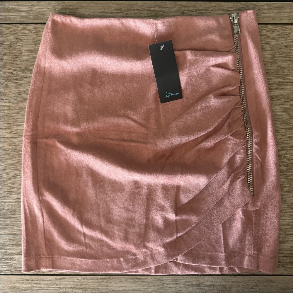 *NWT* Soprano Skirt